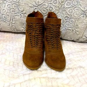 FERGALICIOUS by Fergie size 8 suede booties